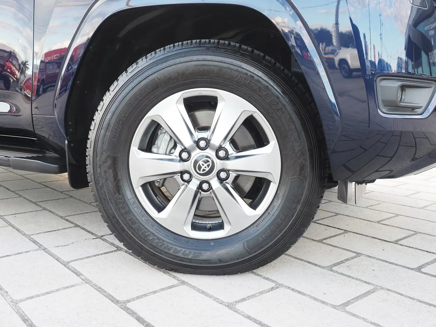 2023 Toyota Landcruiser Gallery Image 13