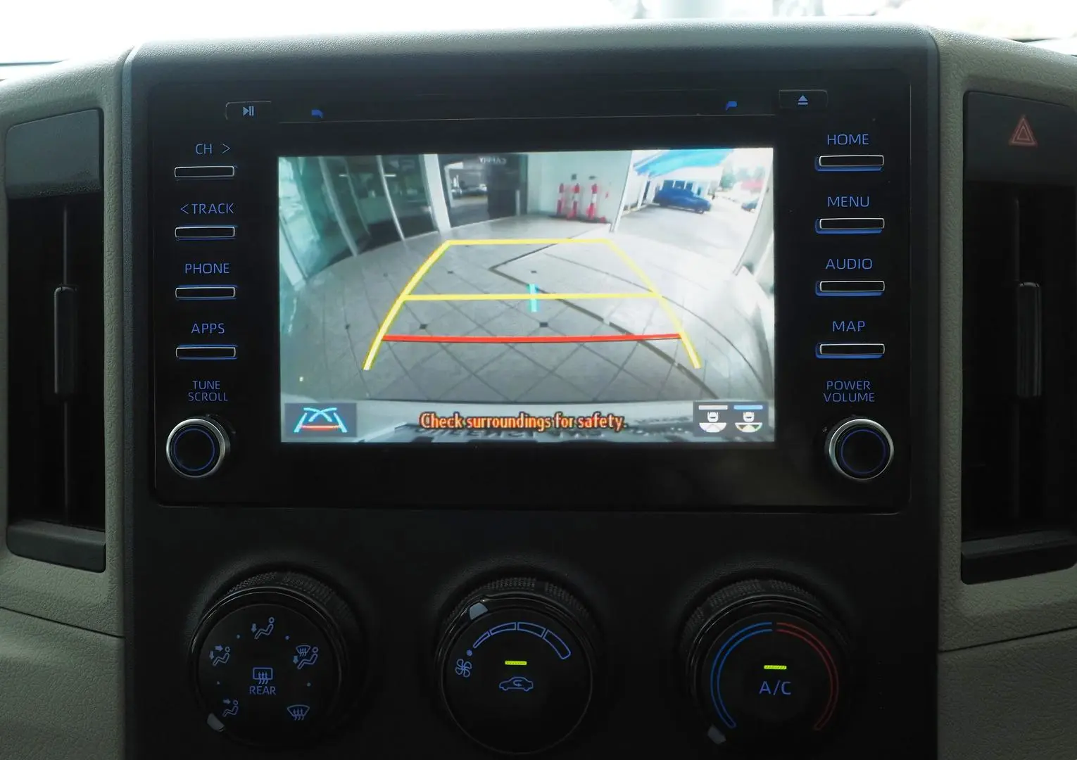 2019 Toyota Hiace Gallery Image 29