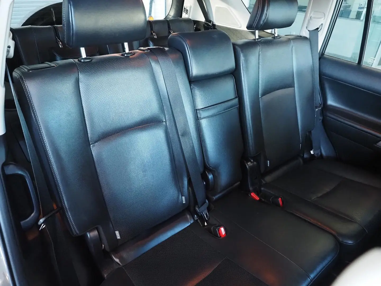 2018 Toyota Landcruiser Prado Gallery Image 17
