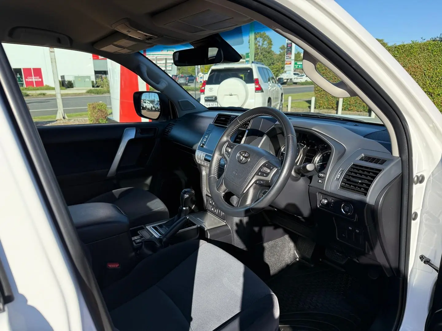 2023 Toyota Landcruiser Prado Gallery Image 8