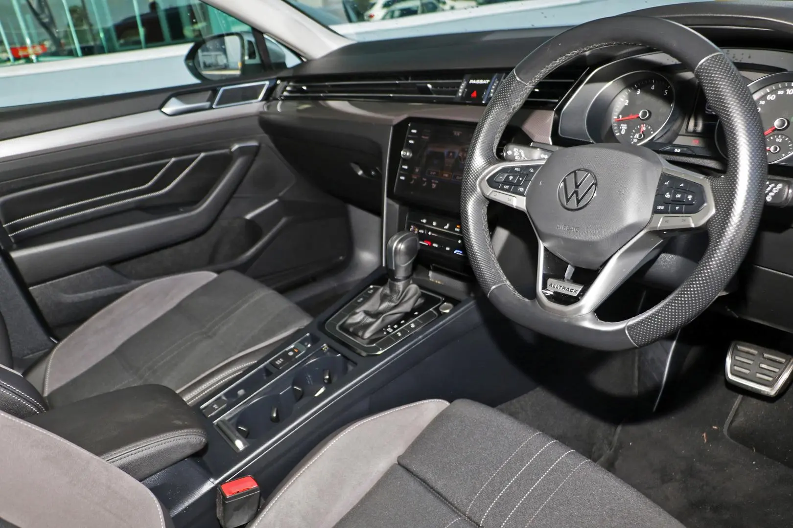 2022 Volkswagen Passat Gallery Image 6