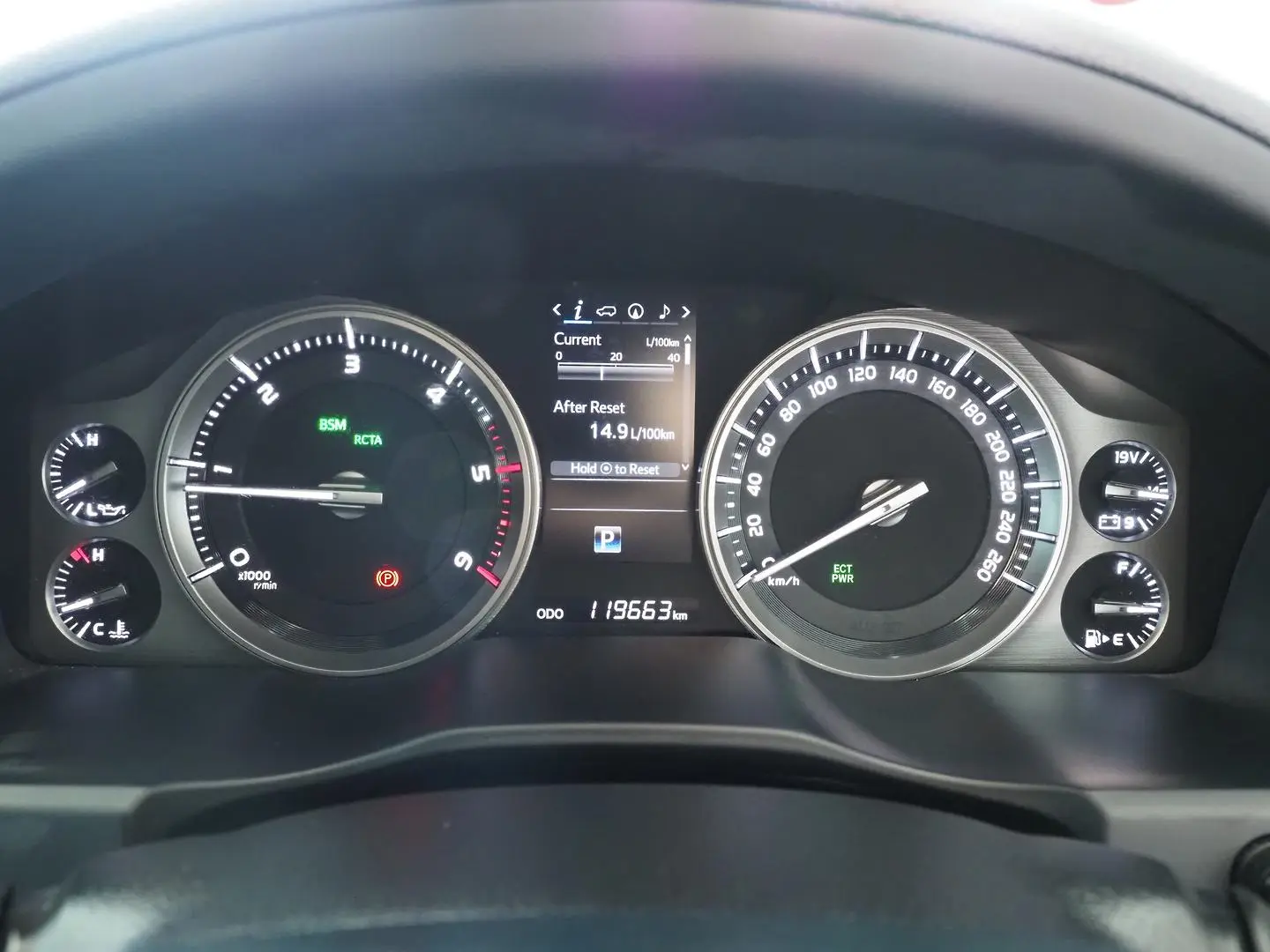 2018 Toyota Landcruiser Gallery Image 34