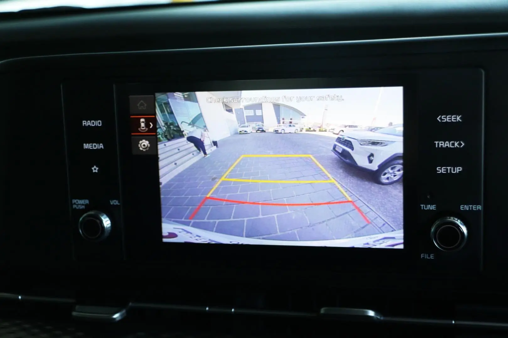 2022 Kia Carnival Gallery Image 11