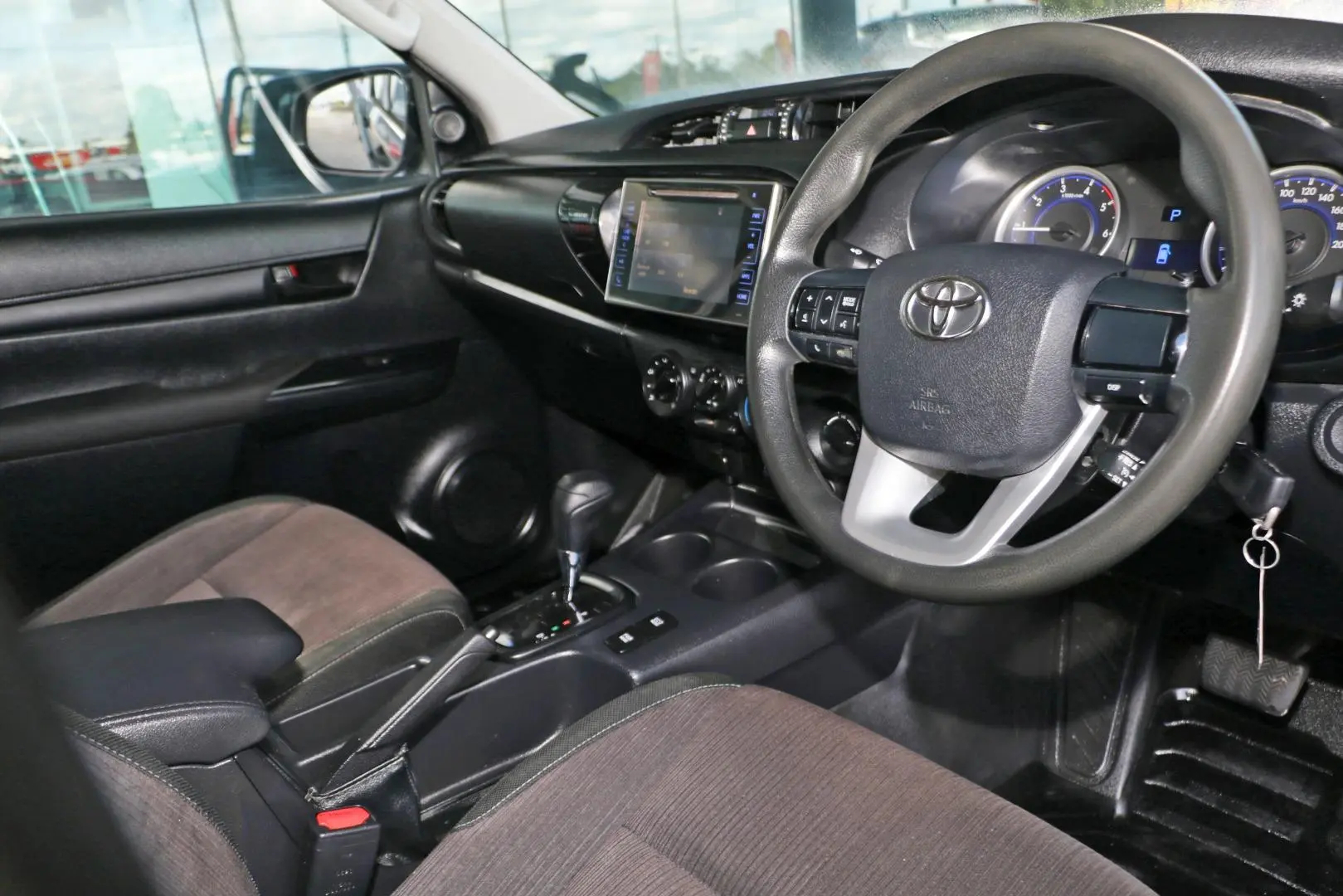 2018 Toyota Hilux Gallery Image 6