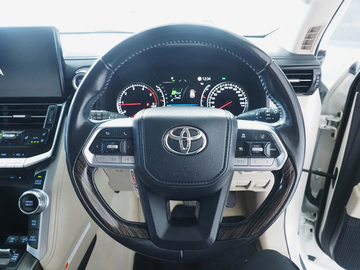 2022 Toyota Landcruiser Gallery Image 21