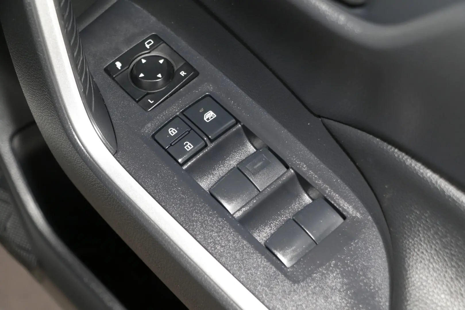 2024 Toyota RAV4 Gallery Image 17