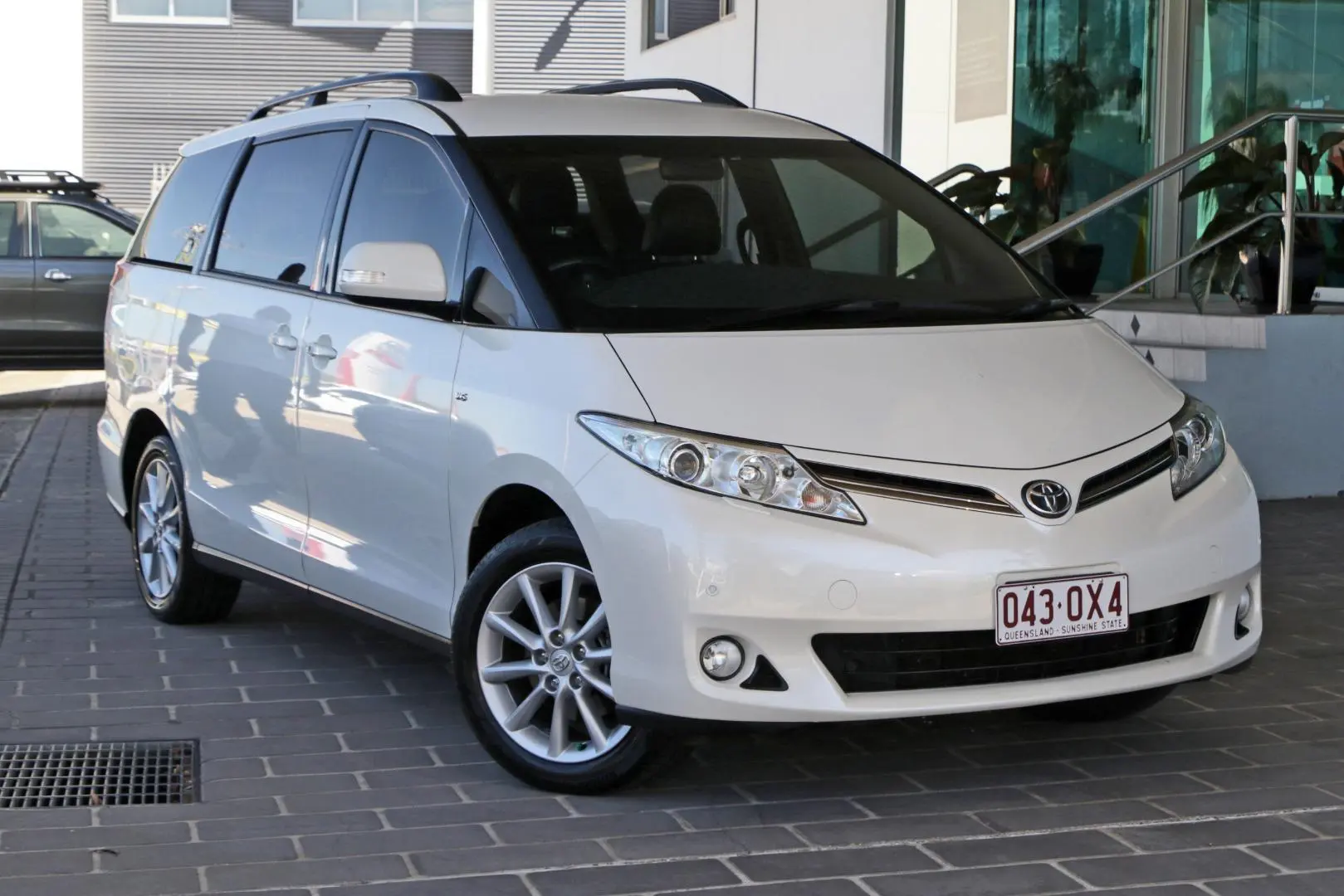 2018 Toyota Tarago Gallery Image 1