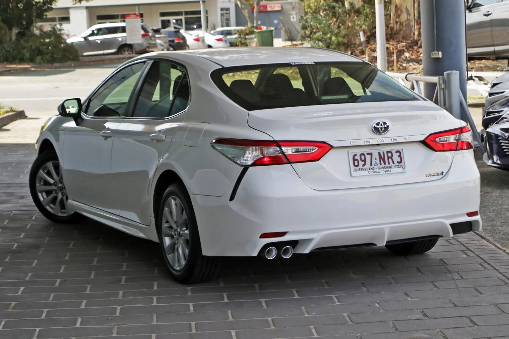 2020 Toyota Camry Gallery Image 2