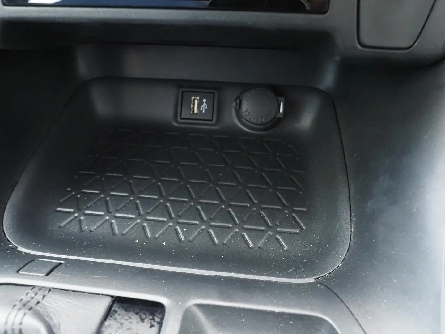 2024 Toyota RAV4 Gallery Image 25