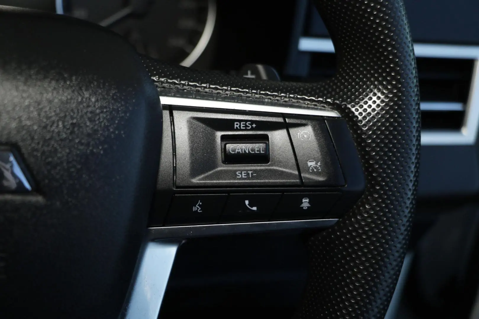 2023 Mitsubishi Outlander Gallery Image 16