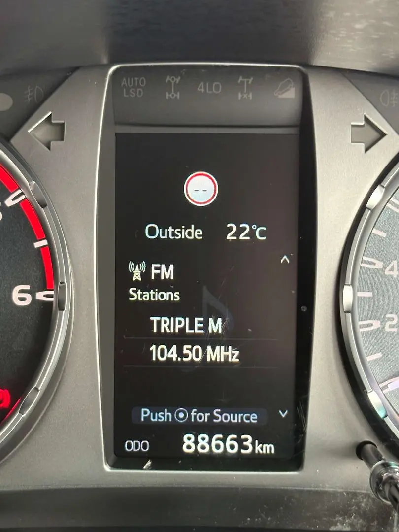 2021 Toyota Hilux Gallery Image 4