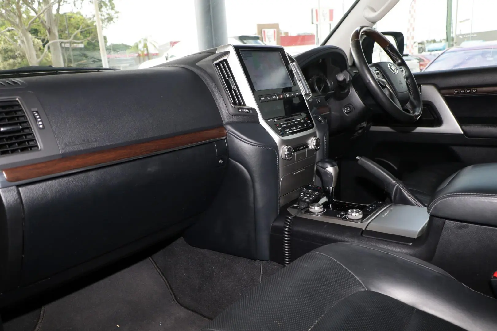 2018 Toyota Landcruiser Gallery Image 7