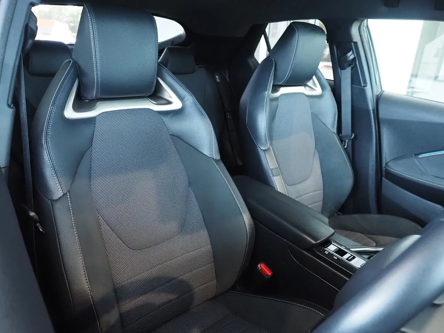 2024 Toyota C-HR Gallery Image 17