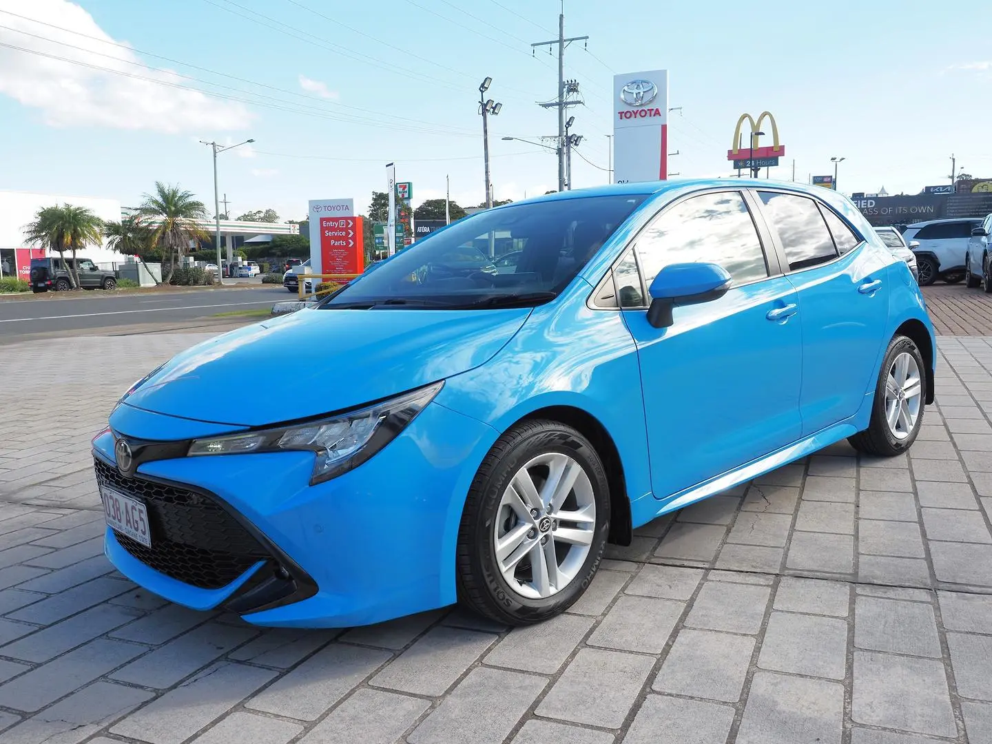 2020 Toyota Corolla Gallery Image 2