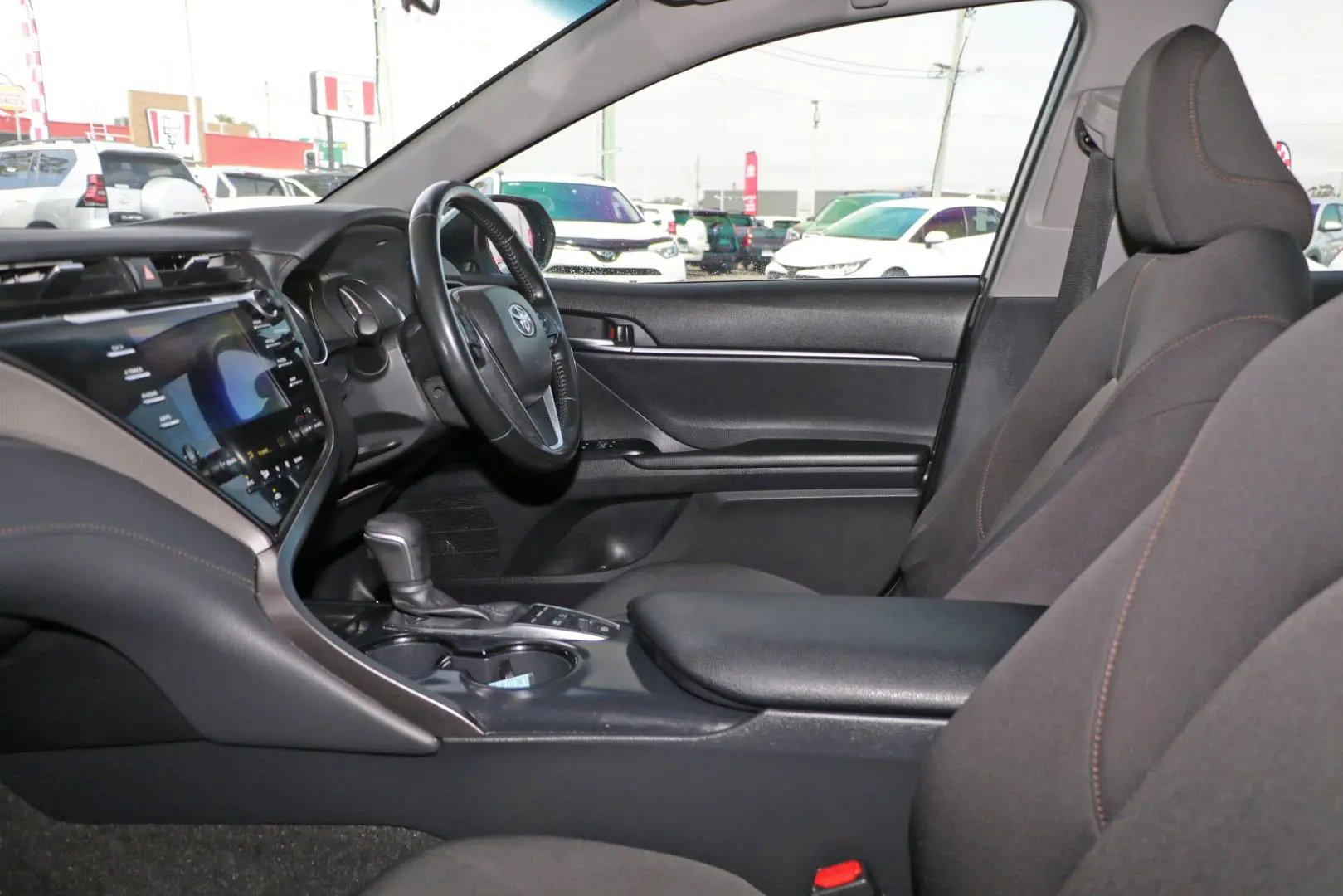 2020 Toyota Camry Gallery Image 8