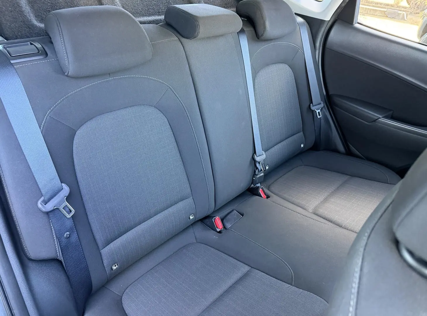 2022 Hyundai Kona Gallery Image 9