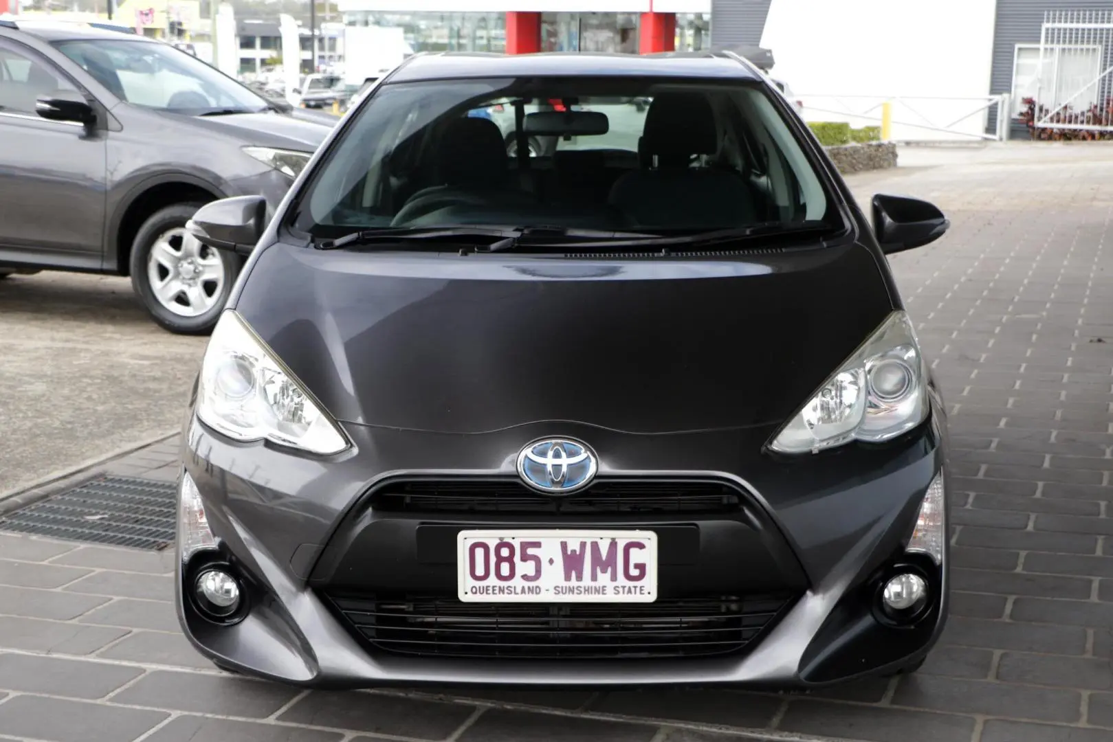 2015 Toyota Prius C Gallery Image 3