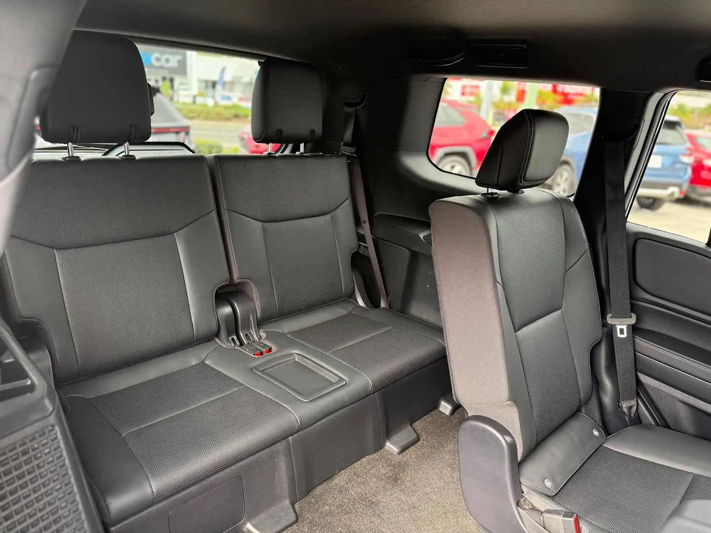 2025 Toyota Landcruiser Prado Gallery Image 19