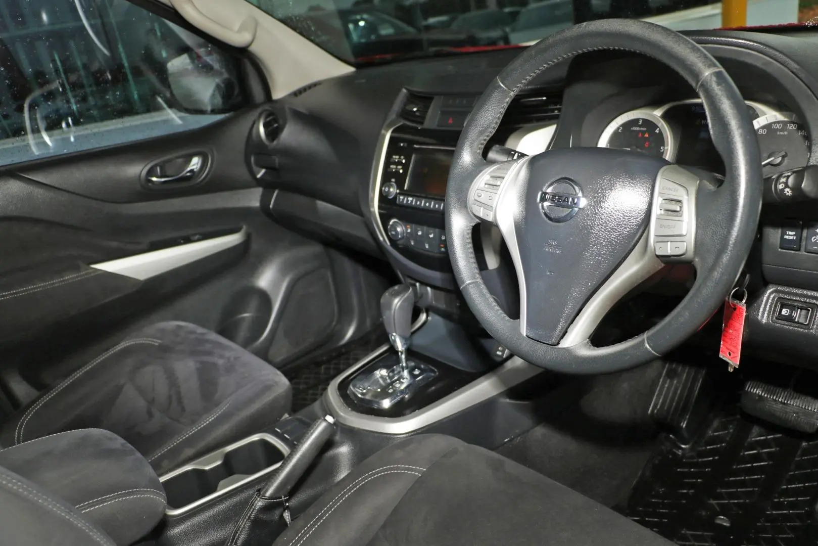 2016 Nissan Navara Gallery Image 6