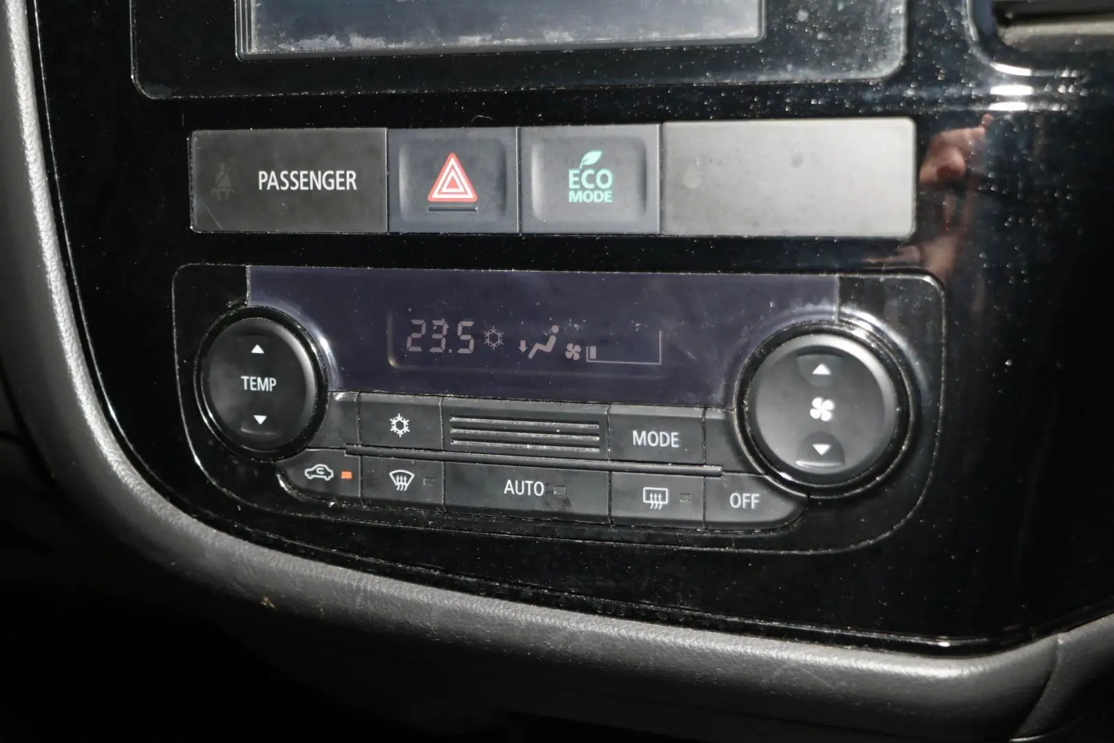 2016 Mitsubishi Outlander Gallery Image 15
