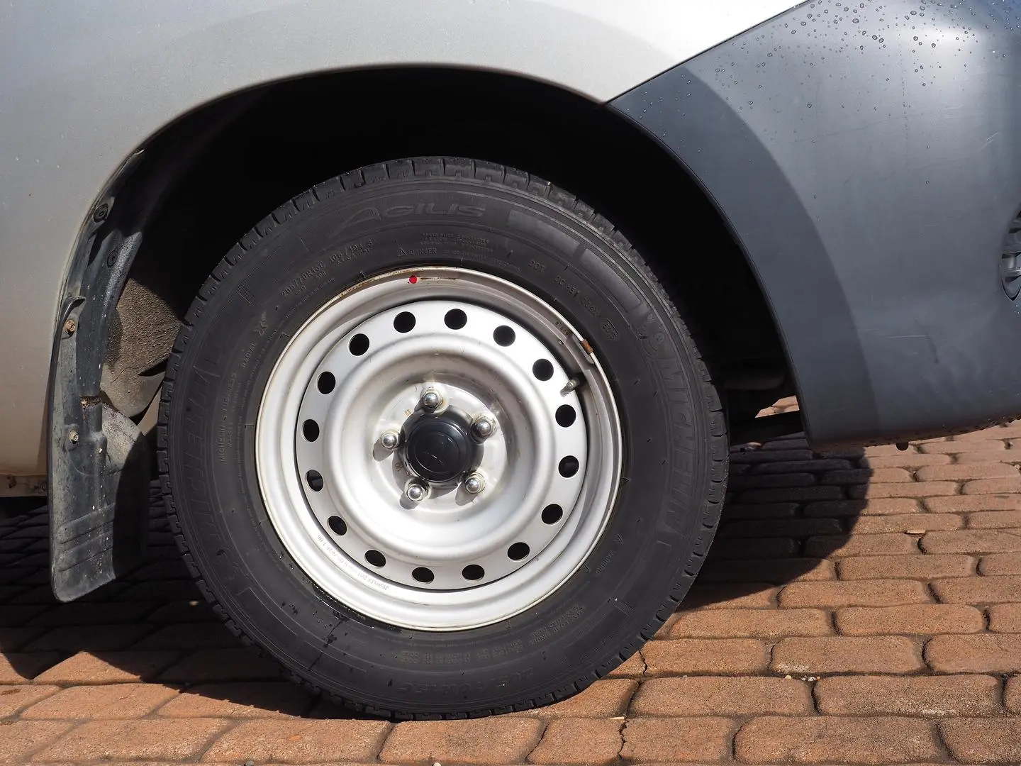 2005 Toyota Hilux Gallery Image 10