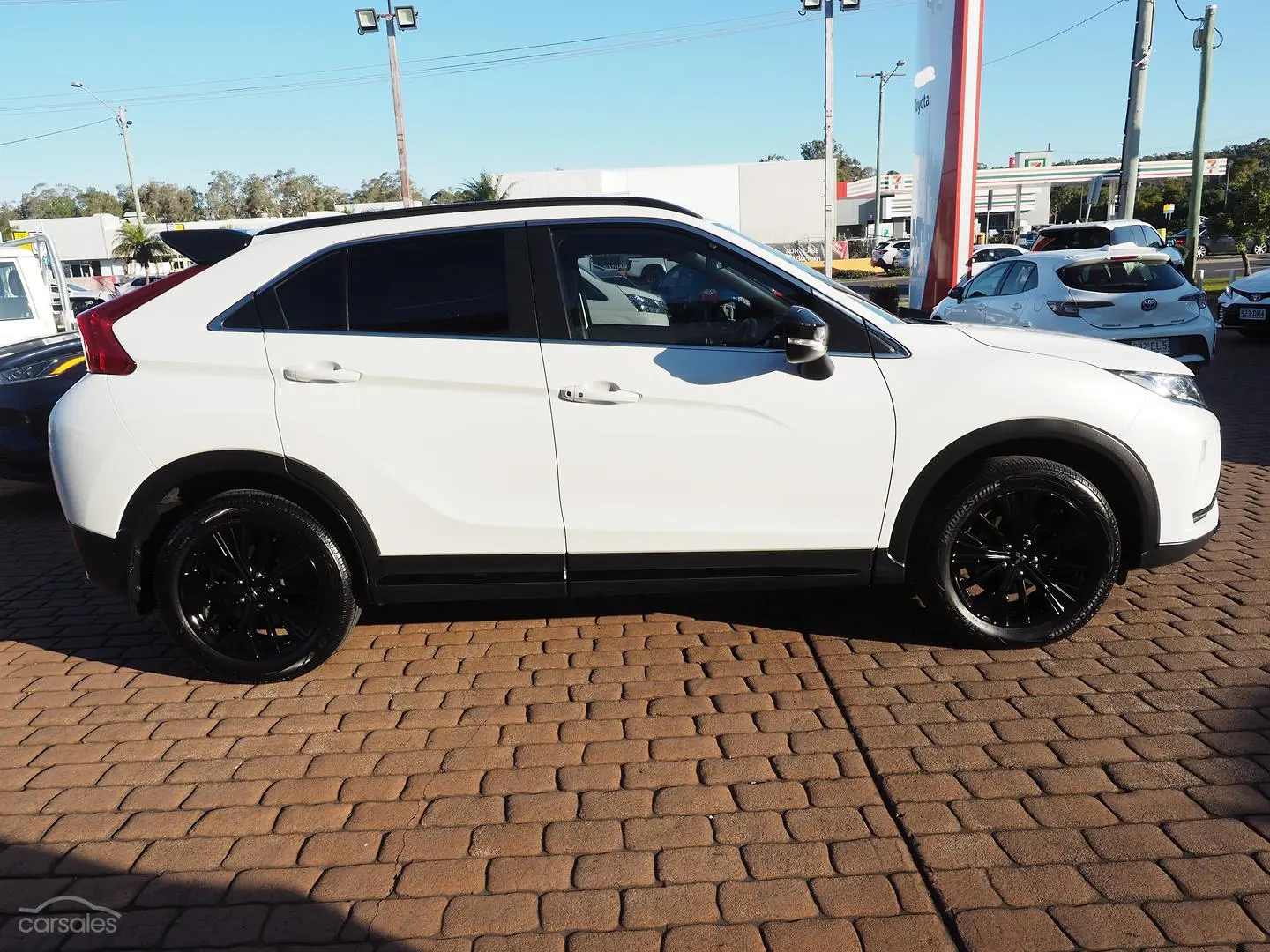 2019 Mitsubishi Eclipse Cross Image 2