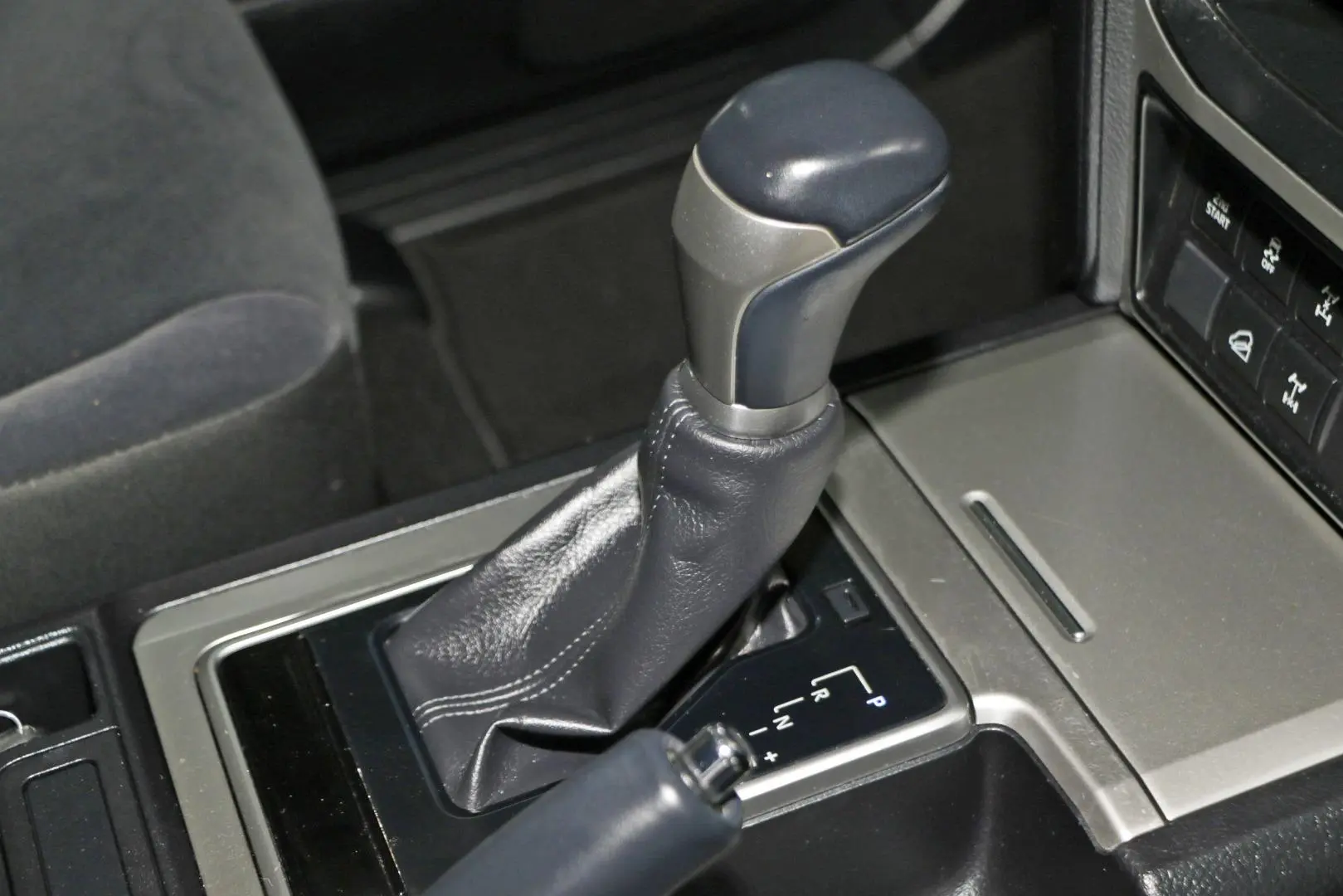 2018 Toyota Landcruiser Prado Gallery Image 13