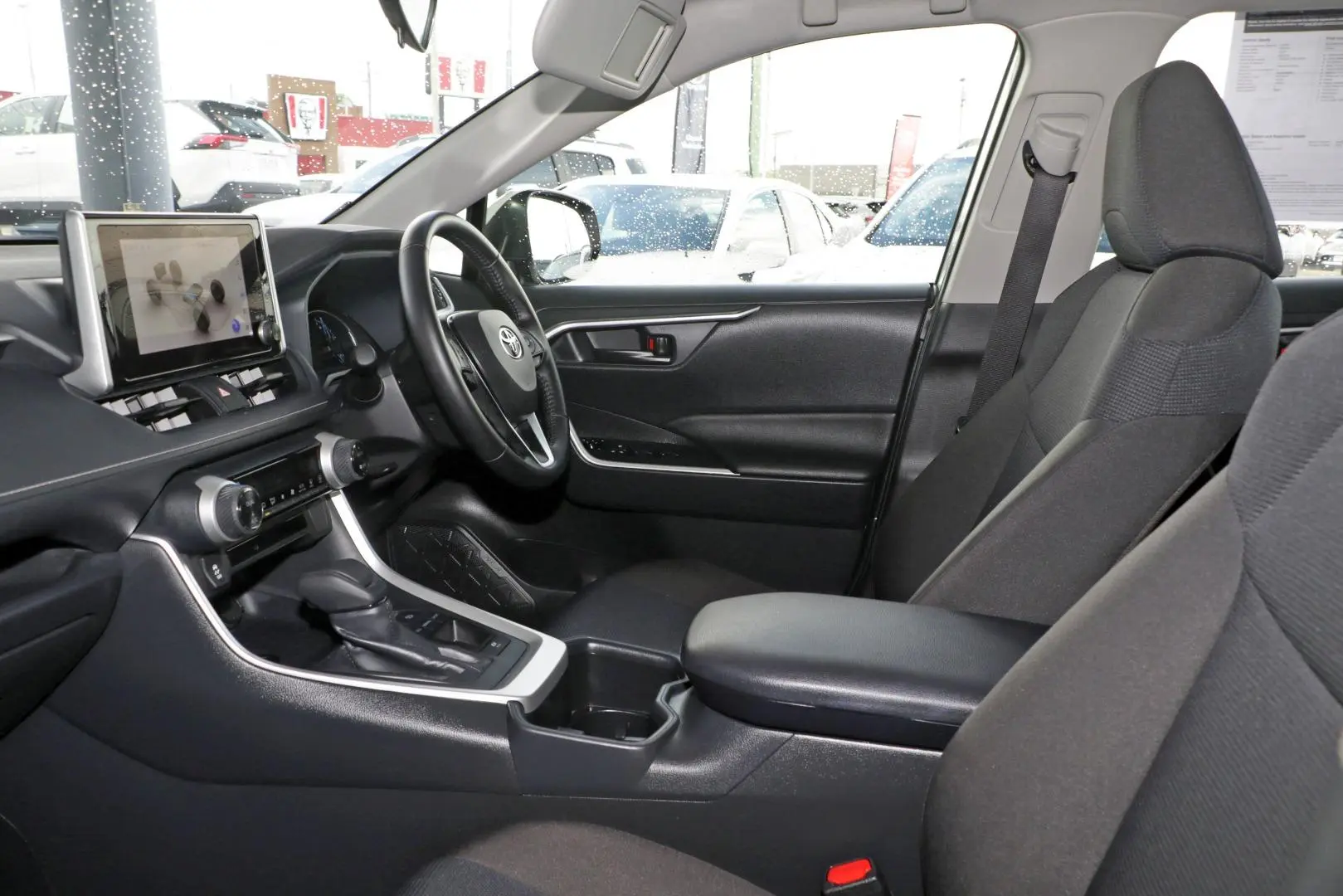 2025 Toyota RAV4 Gallery Image 9