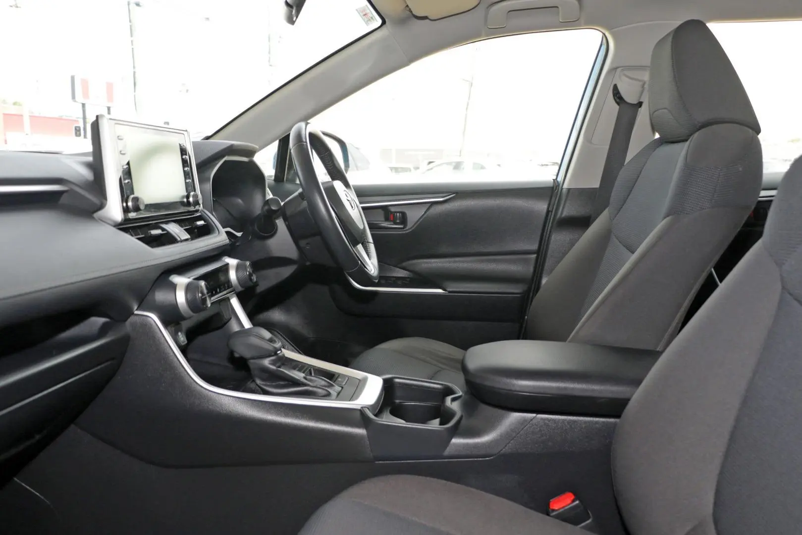 2021 Toyota RAV4 Gallery Image 8