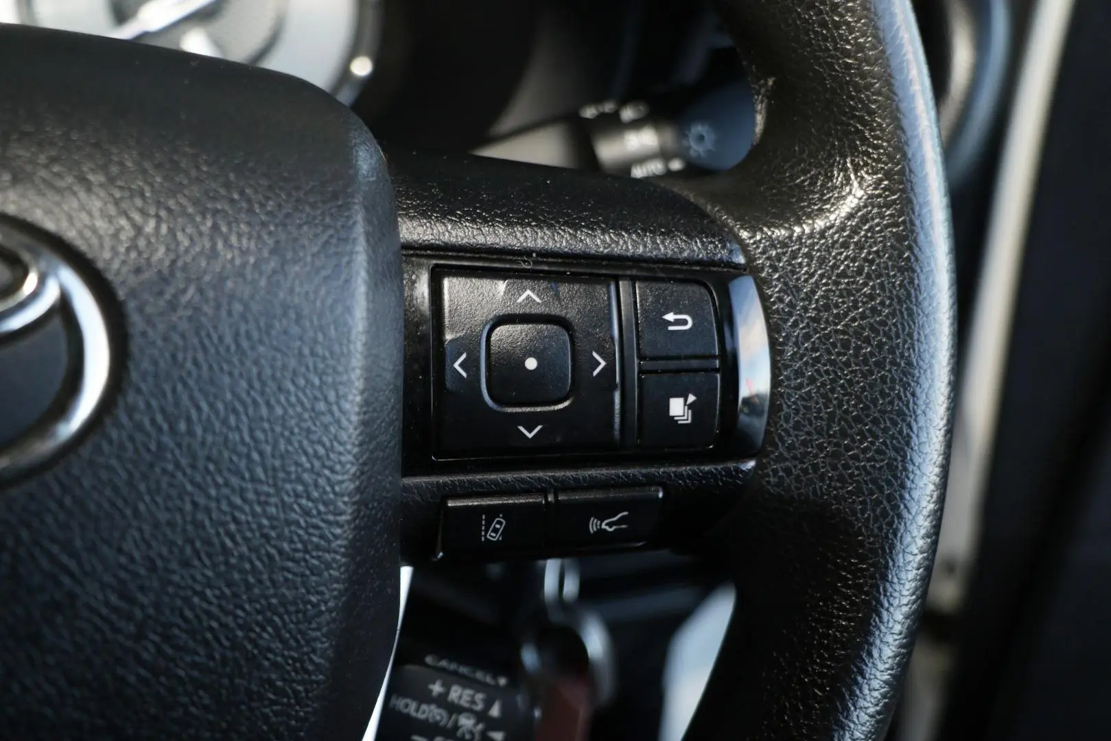 2022 Toyota Hilux Gallery Image 14