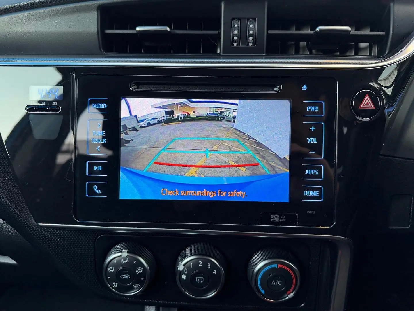 2017 Toyota Corolla Gallery Image 12