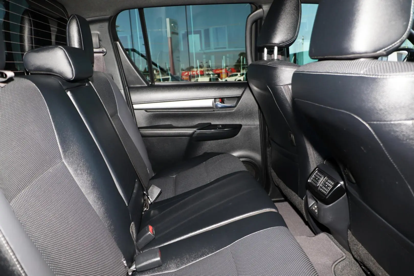2025 Toyota Hilux Gallery Image 10