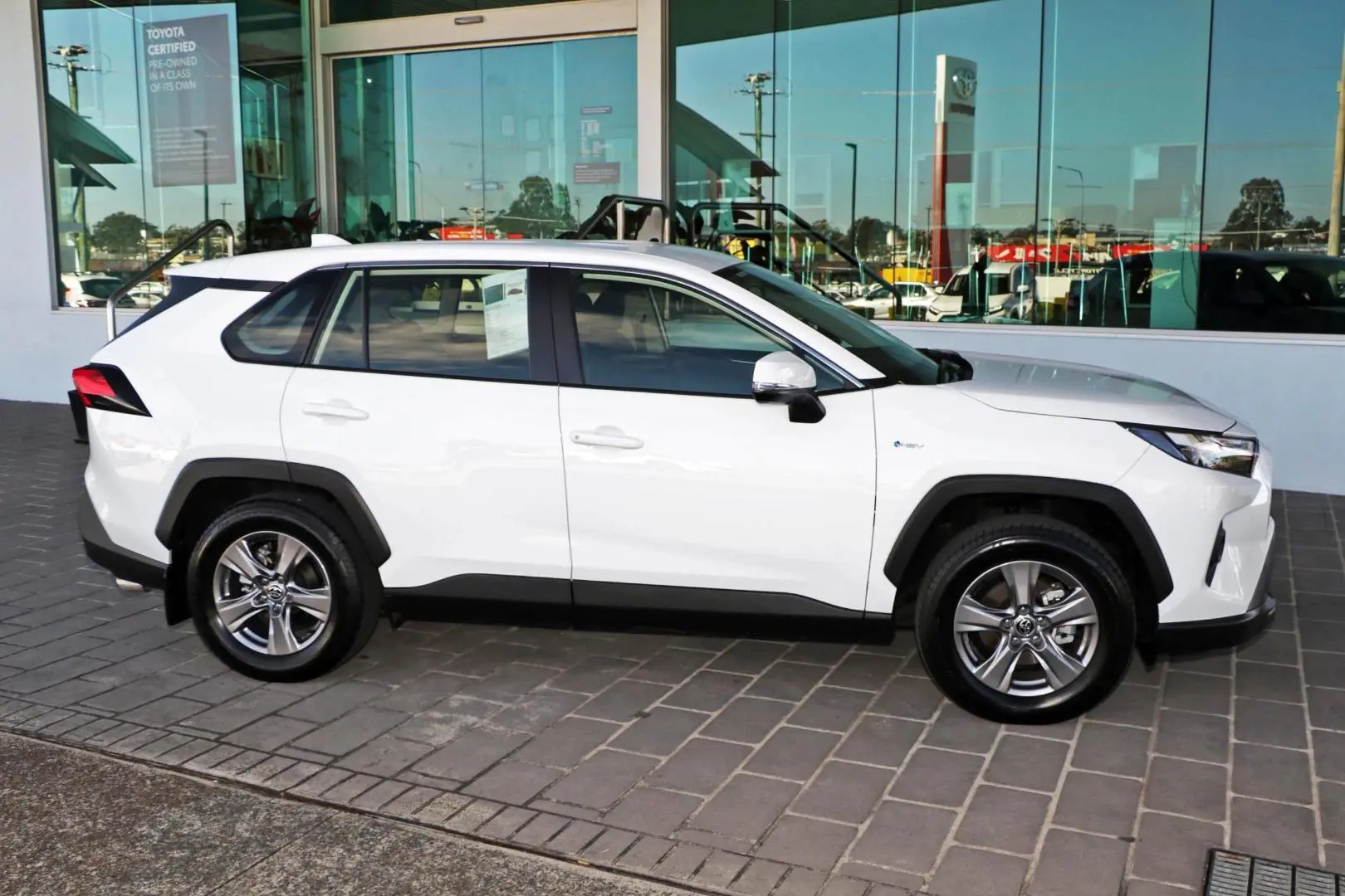 2025 Toyota RAV4 Gallery Image 6