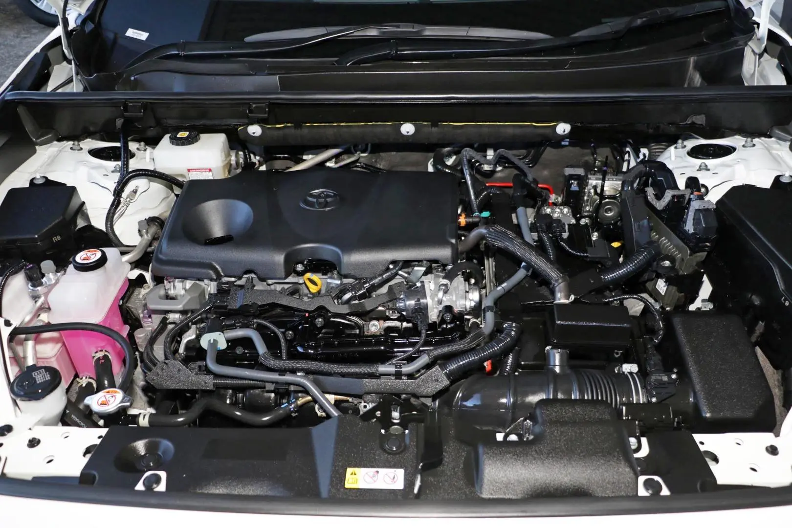 2025 Toyota RAV4 Gallery Image 19