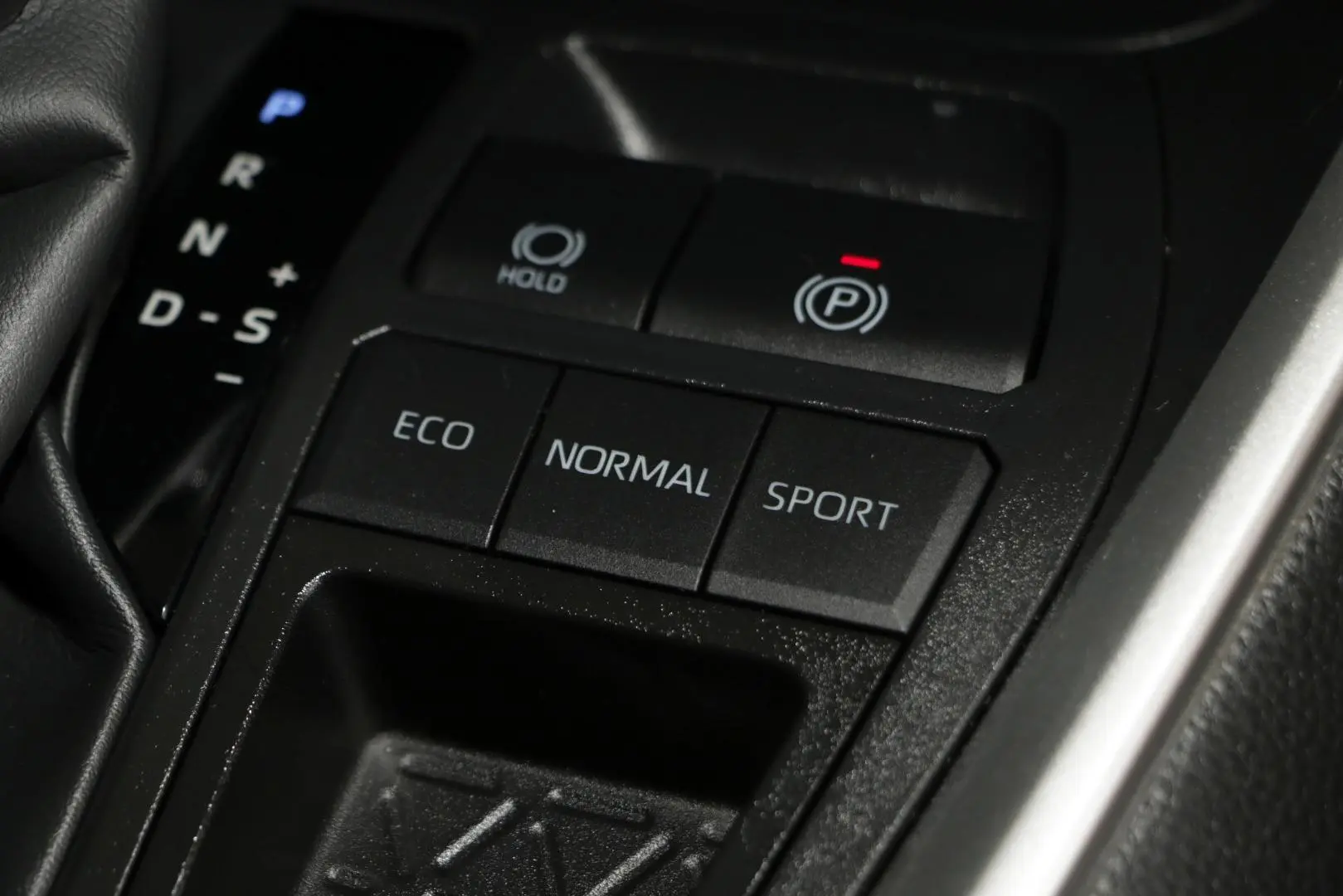 2025 Toyota RAV4 Gallery Image 15