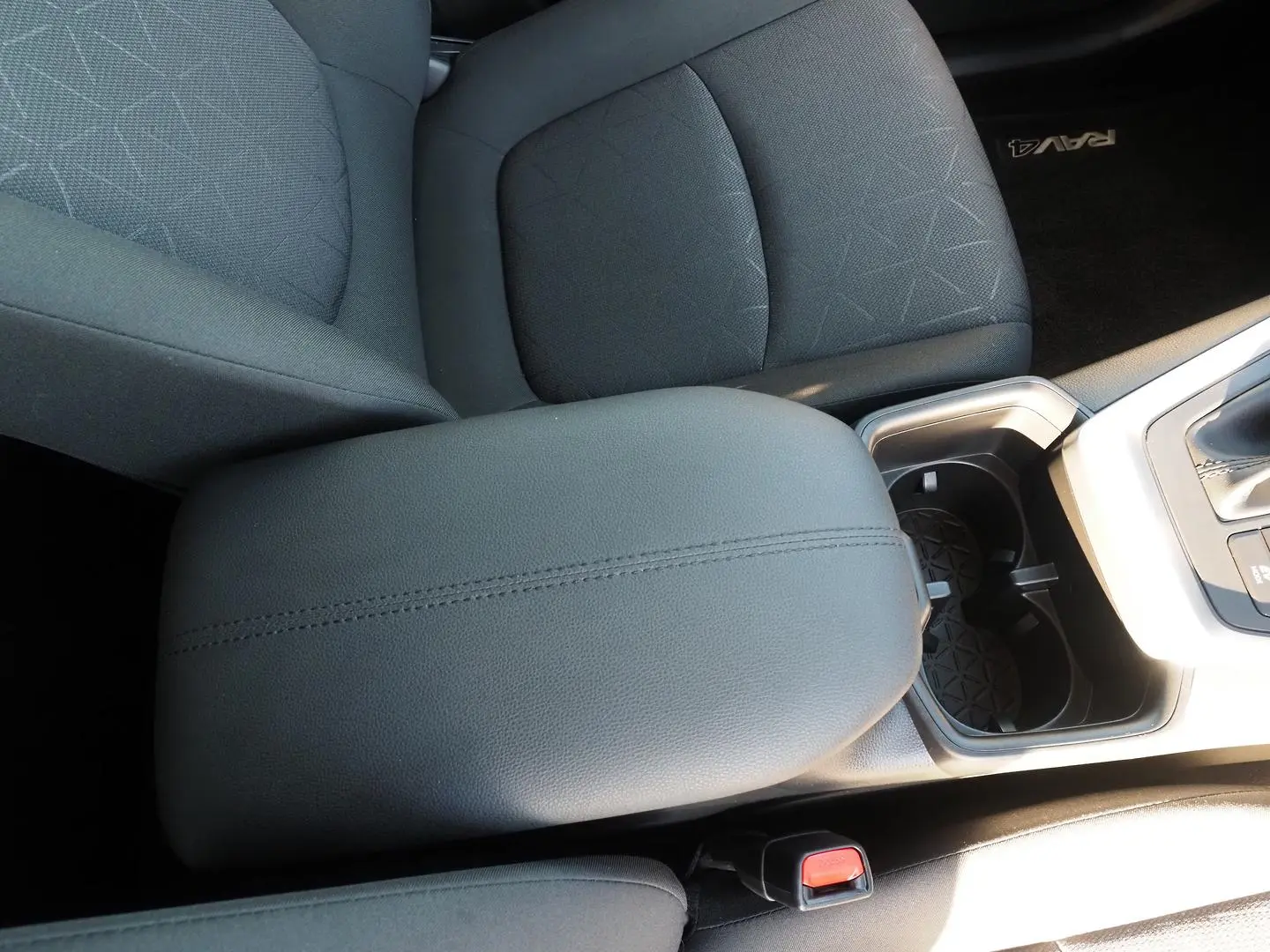 2022 Toyota RAV4 Gallery Image 15