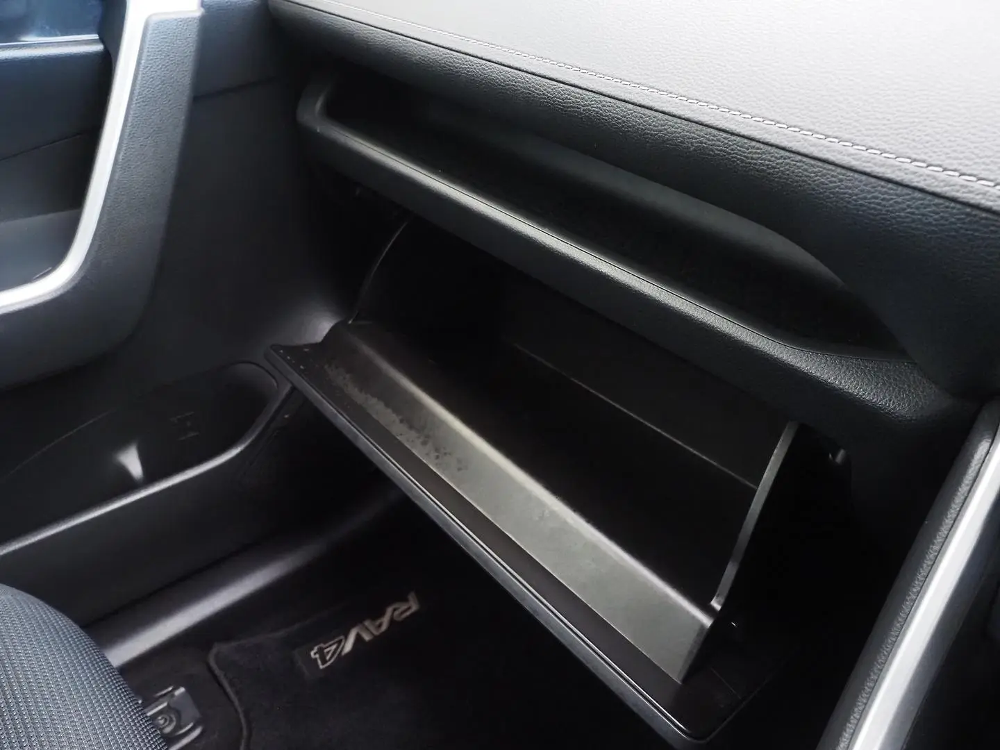 2020 Toyota RAV4 Gallery Image 30