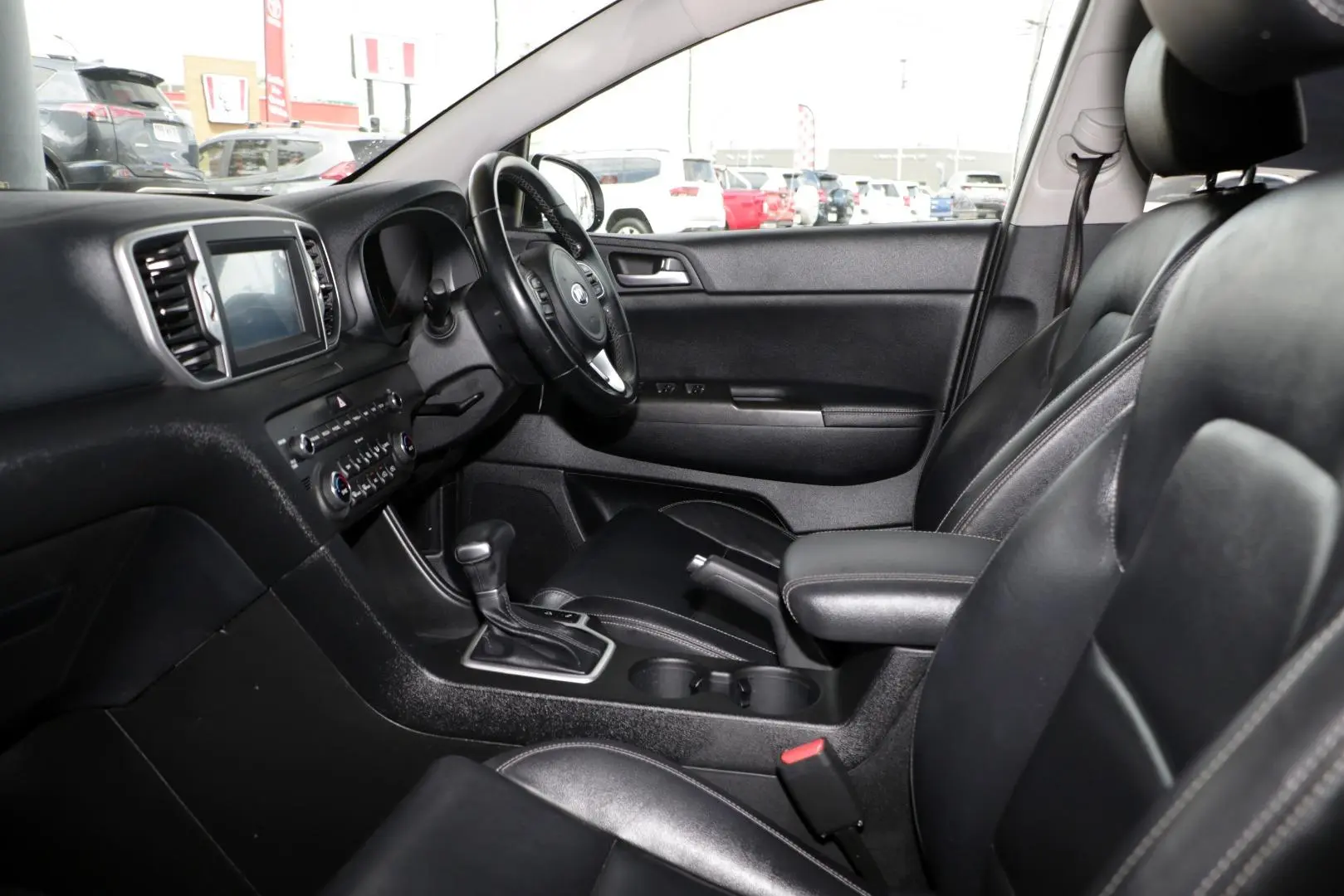 2016 Kia Sportage Gallery Image 8