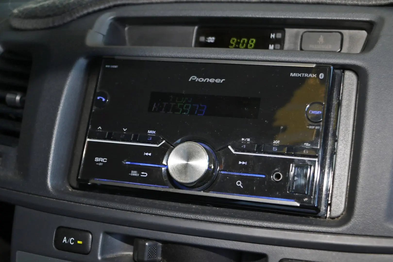 2013 Toyota Hilux Gallery Image 12