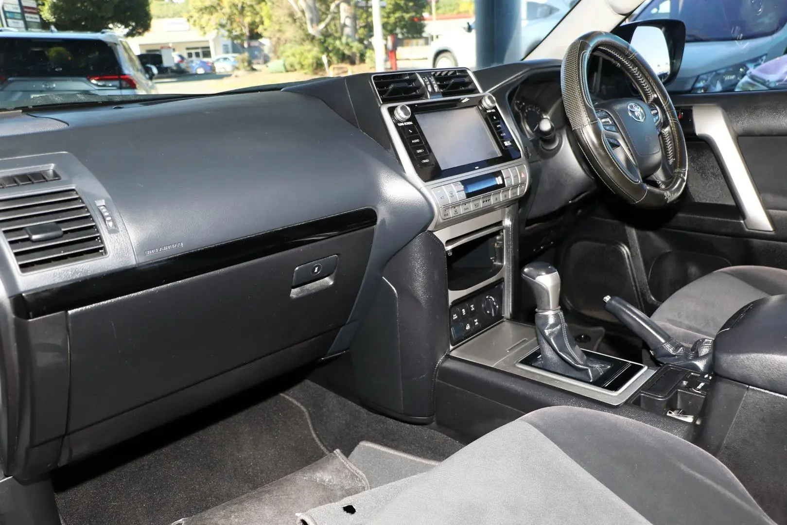 2018 Toyota Landcruiser Prado Gallery Image 7