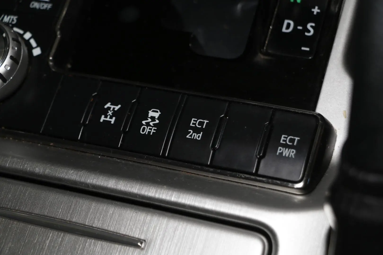 2018 Toyota Landcruiser Gallery Image 16