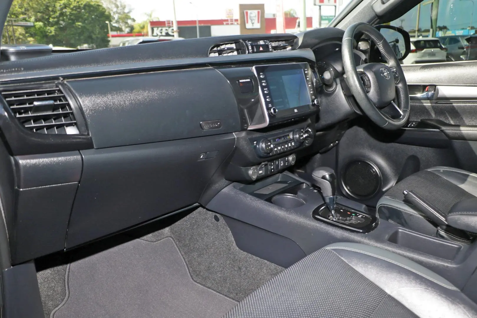 2024 Toyota Hilux Gallery Image 7