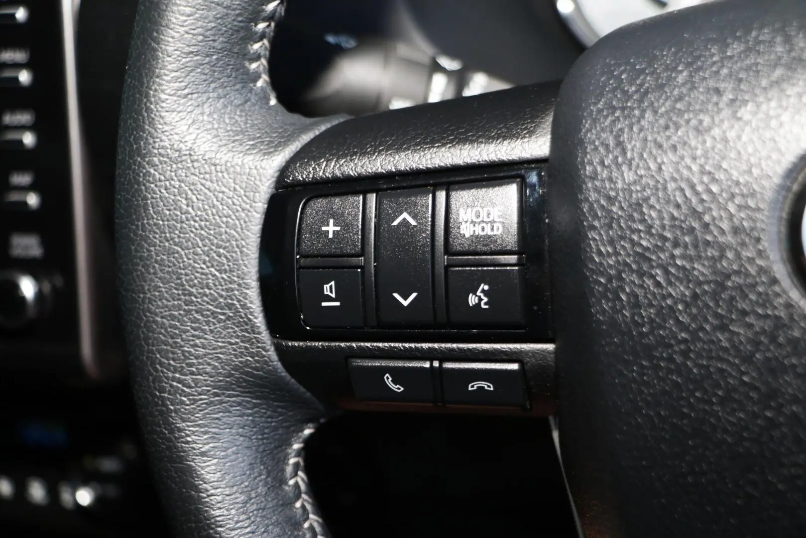 2025 Toyota Hilux Gallery Image 19