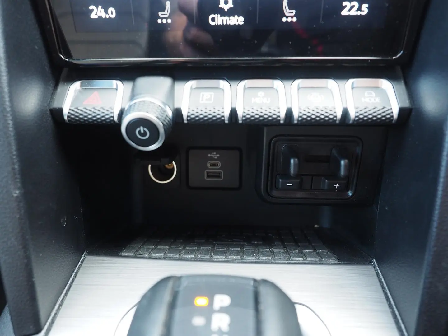 2023 Volkswagen Amarok Gallery Image 38