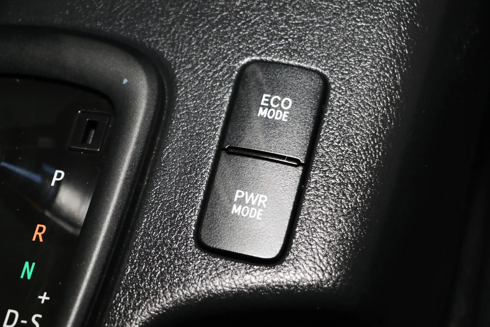 2020 Toyota Hilux Gallery Image 19