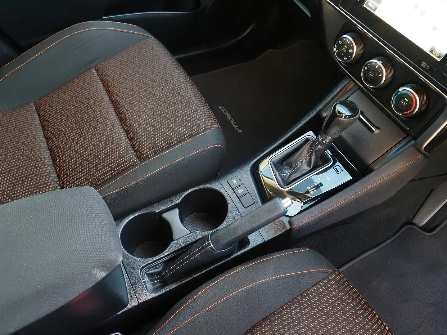 2016 Toyota Corolla Gallery Image 16