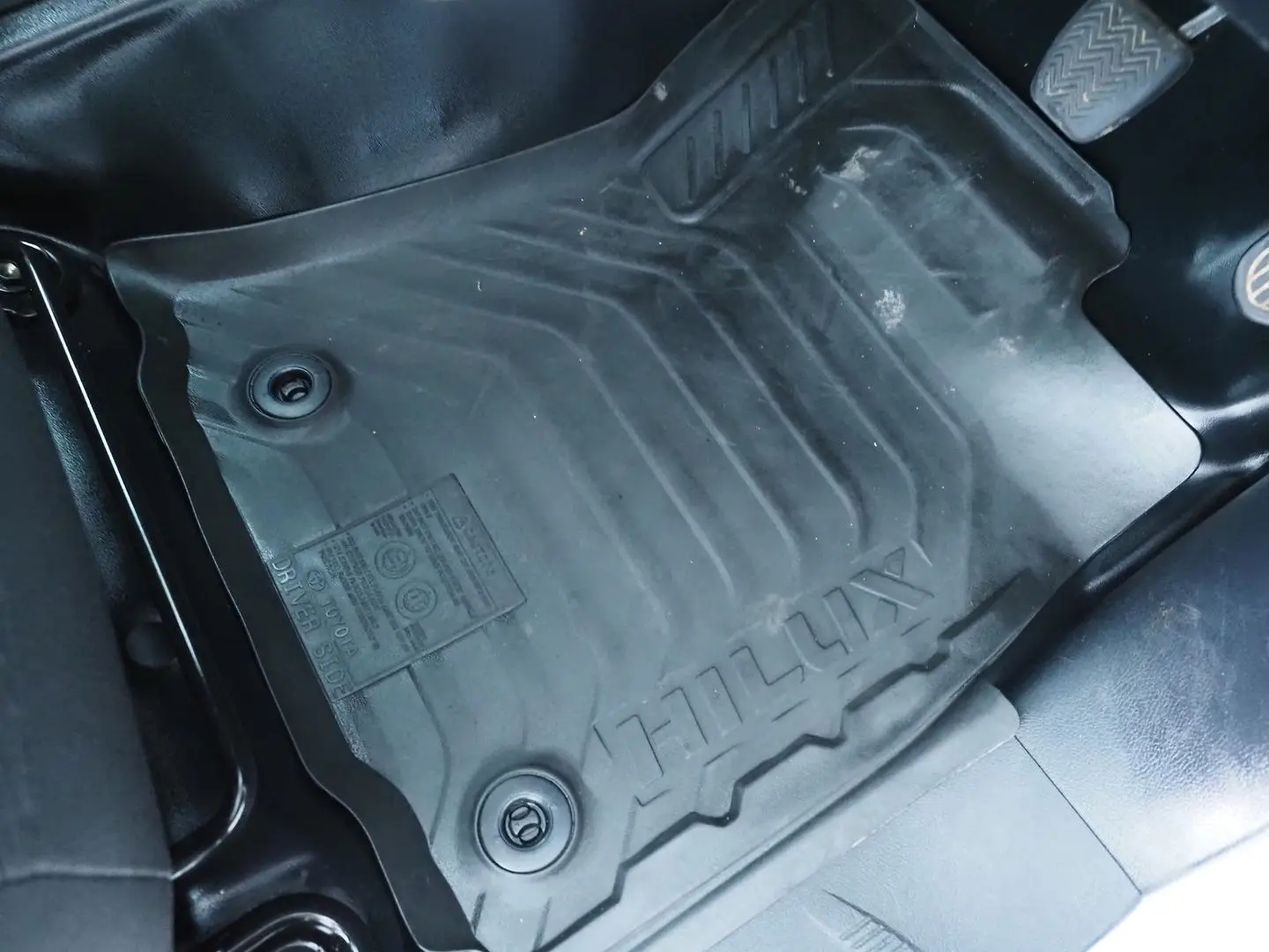 2021 Toyota Hilux Gallery Image 15