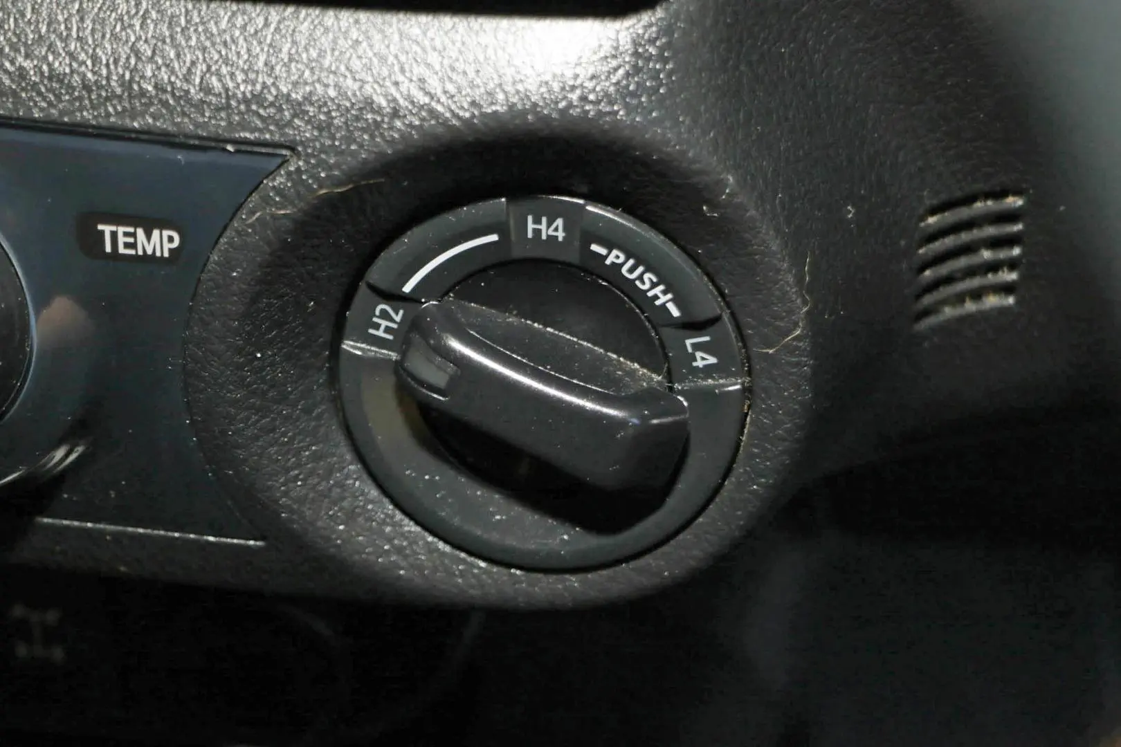 2016 Toyota Hilux Gallery Image 15