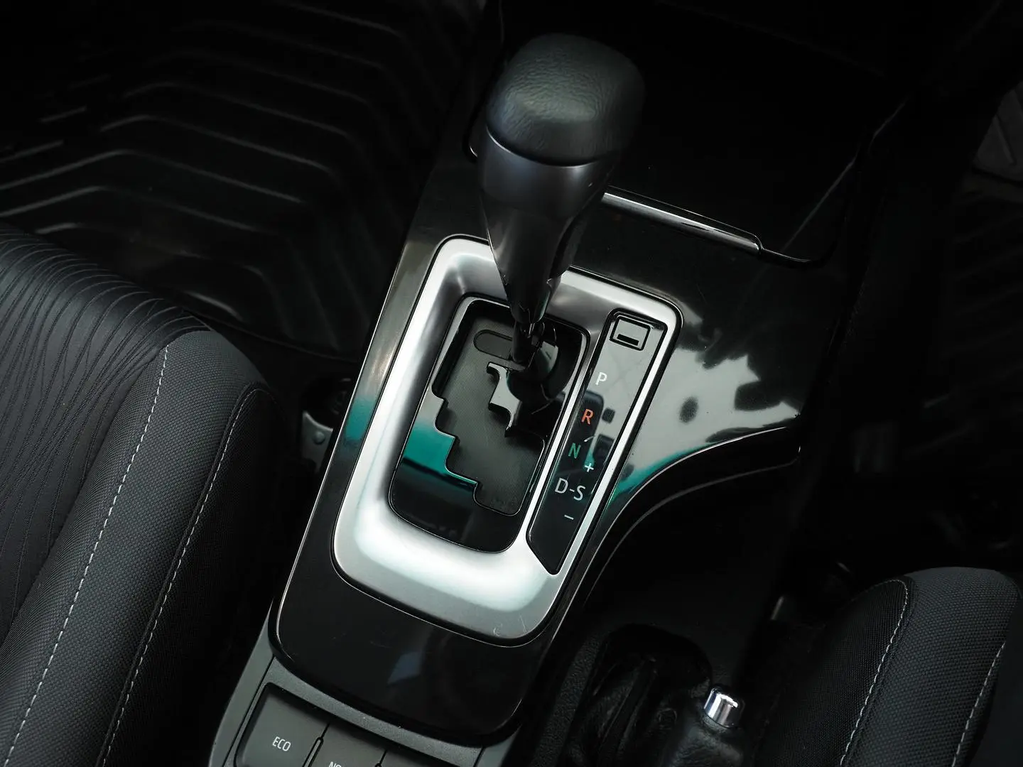 2022 Toyota Fortuner Gallery Image 23