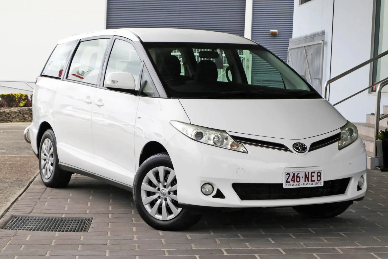 2015 Toyota Tarago Gallery Image 1